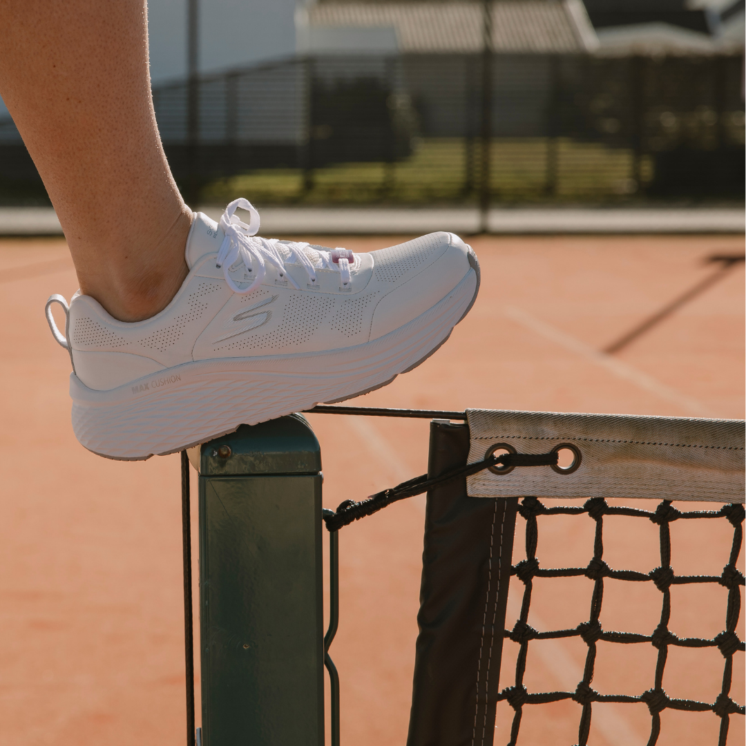 SPORTY SKO MED KOMFORT I FOKUS: VÅRE BESTE VALG FRA HOKA, SKECHERS OG MERRELL