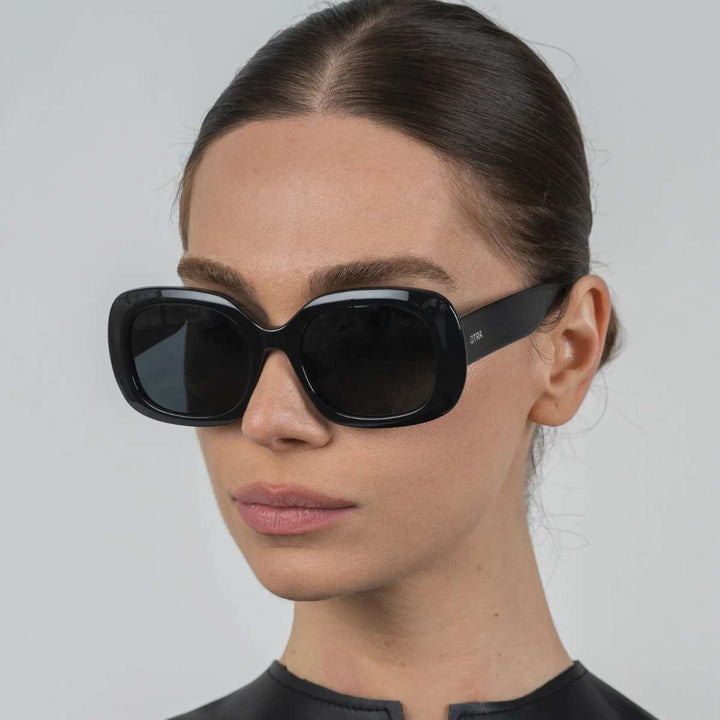 Otra Valerie Black/Smoke