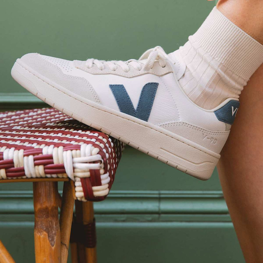 Veja V-90 Leather Extra White California M