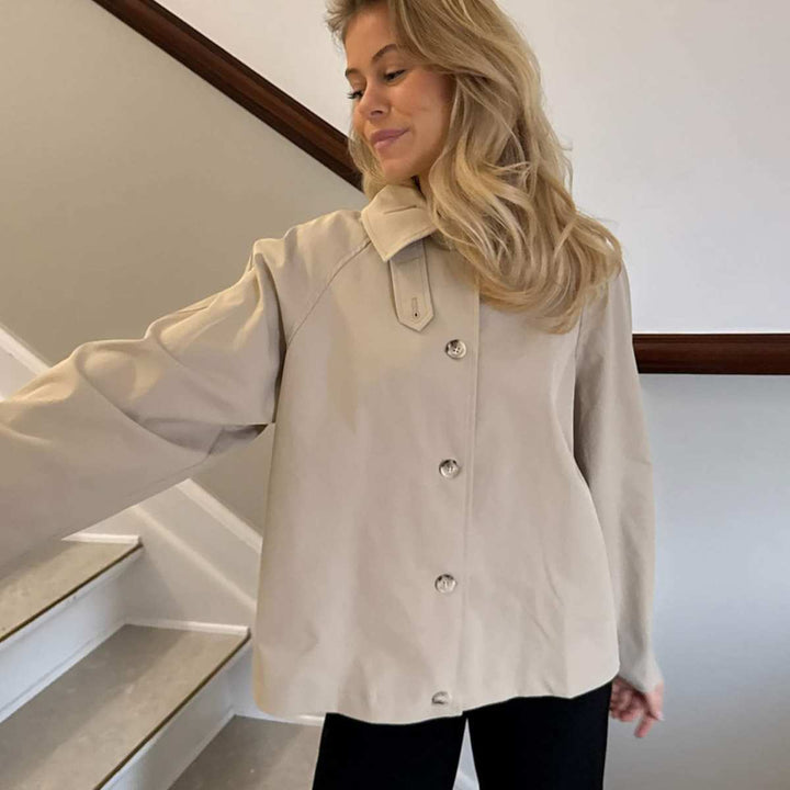 BYICA Avaic Short Trenchcoat Beige