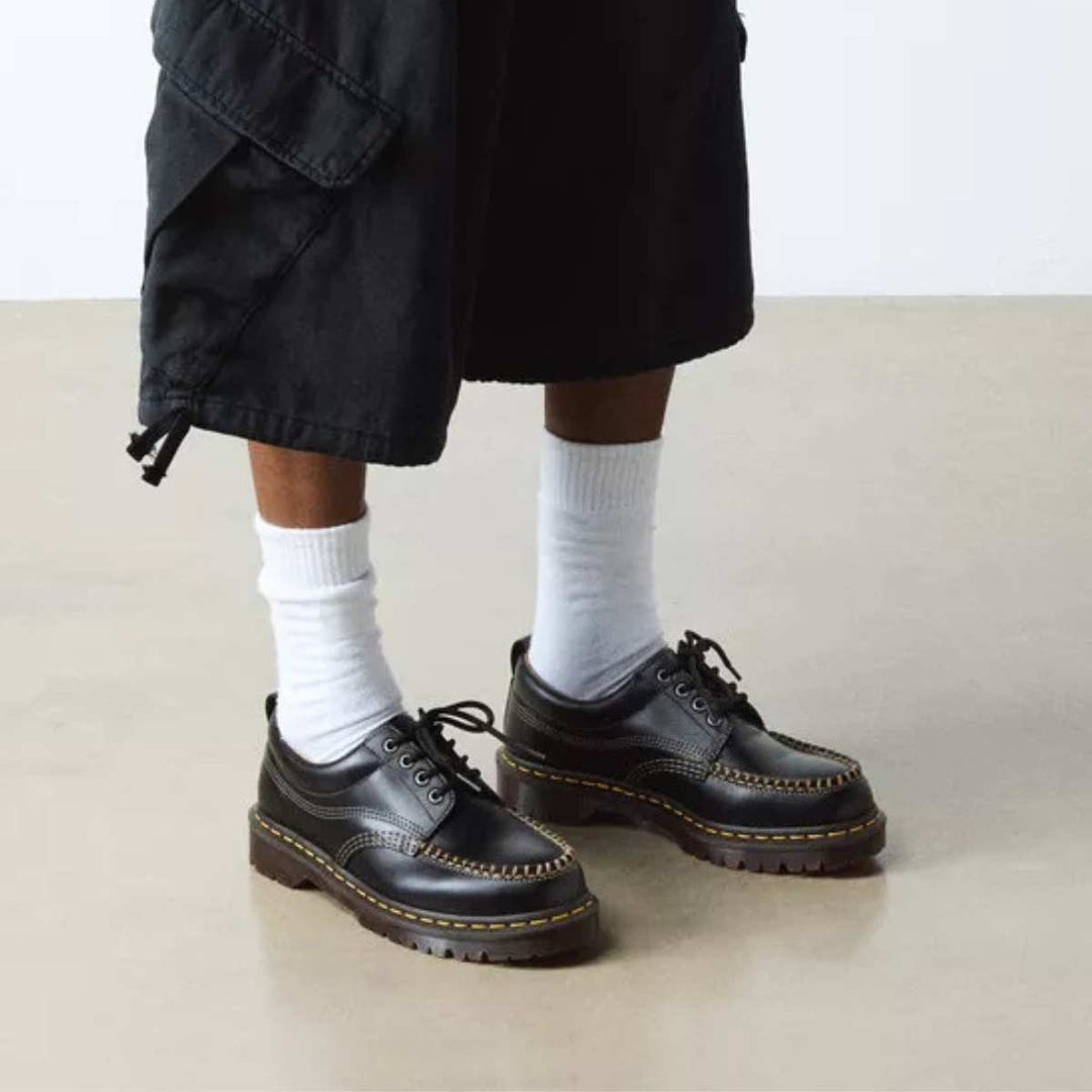 Dr. Martens Lowell Analine Black UNI