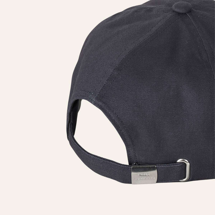 Mads Nørgaard Caps Parisian Night