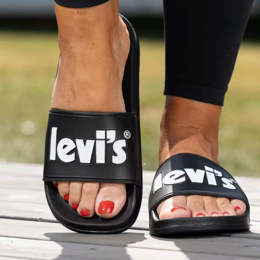 Levi’s Pool Black