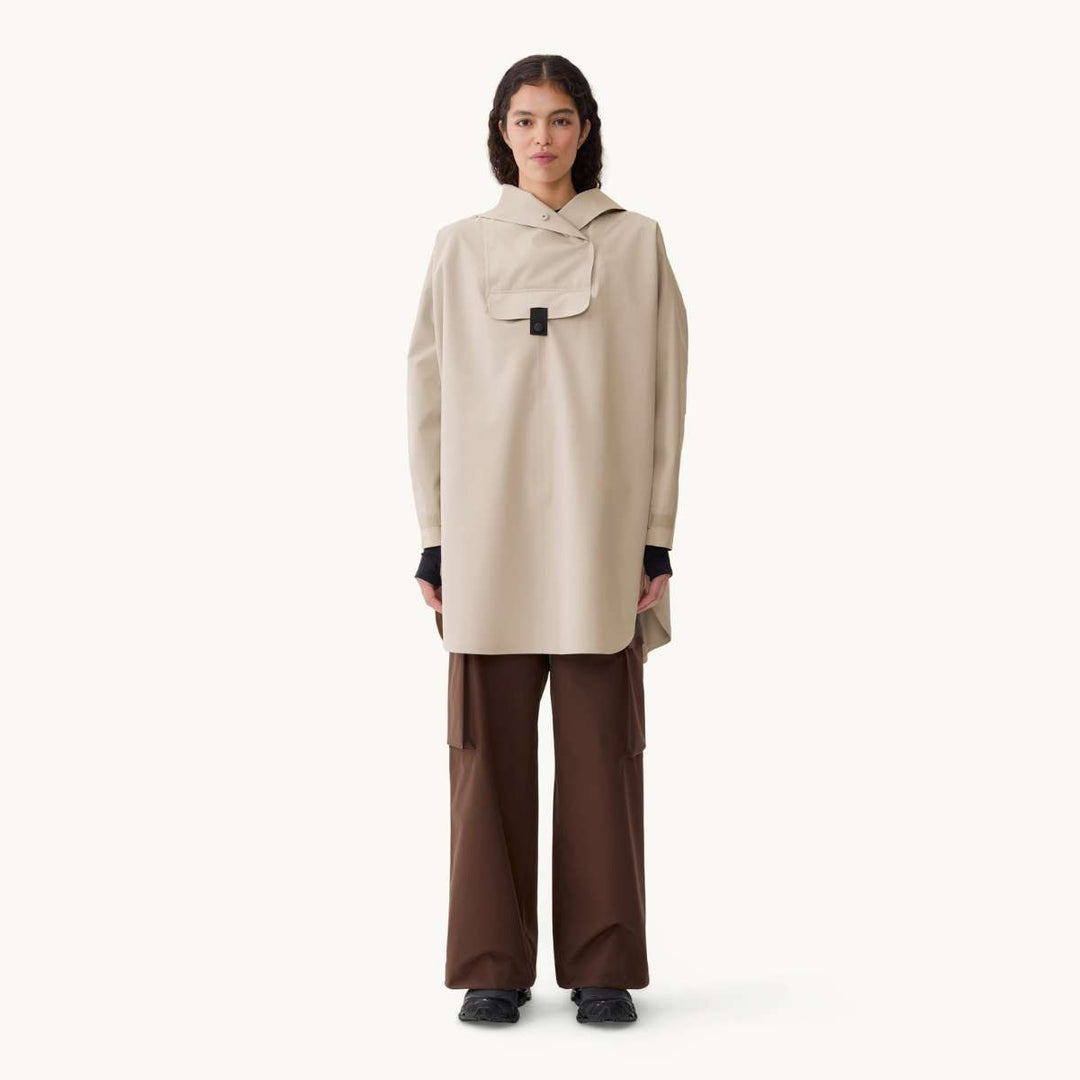 BLÆST Bergen Poncho Beige