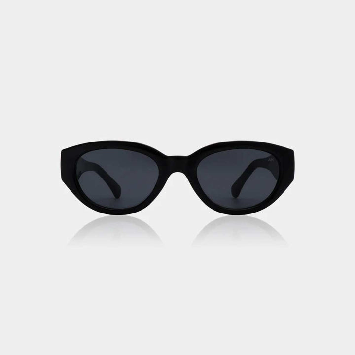 A. Kjærbede Winne Solbrille Black