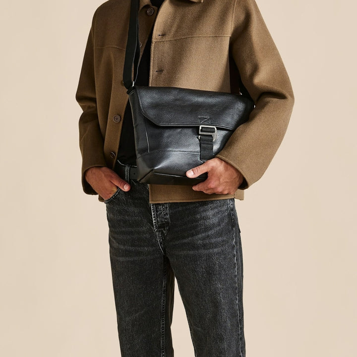 Saddler Aiden Black