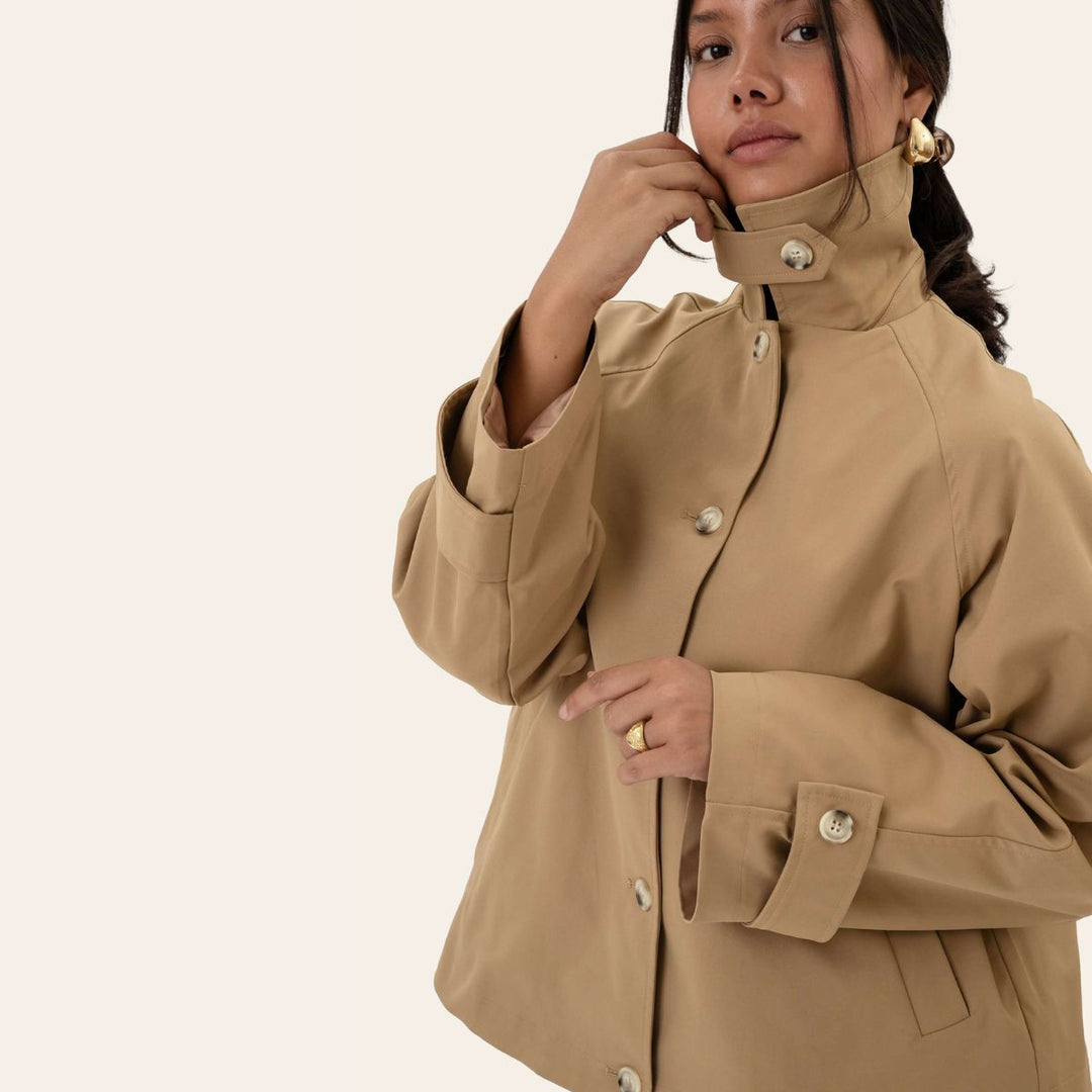 BYIC AvaIC Short Trenchcoat Camel