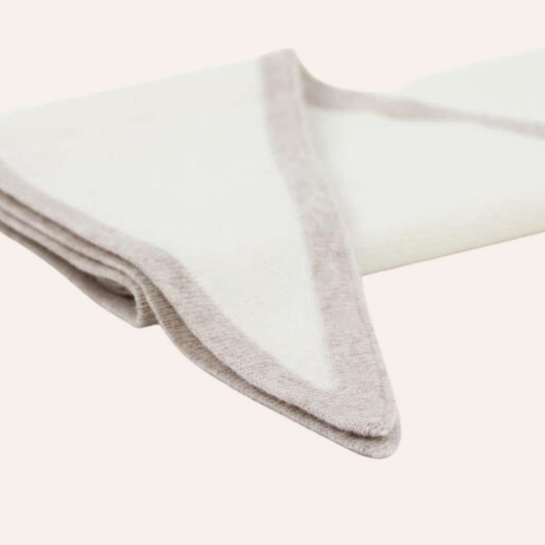 NOHR Duo Triangel Skjerf Offwhite