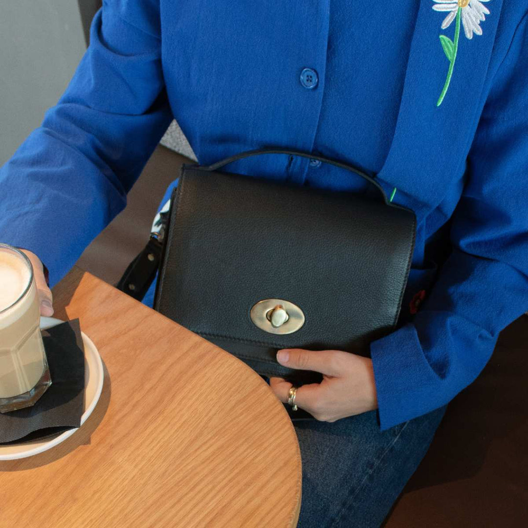 Redesigned by Dixie Alba Big Black/Brass