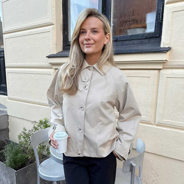 BYICA Avaic Short Trenchcoat Beige