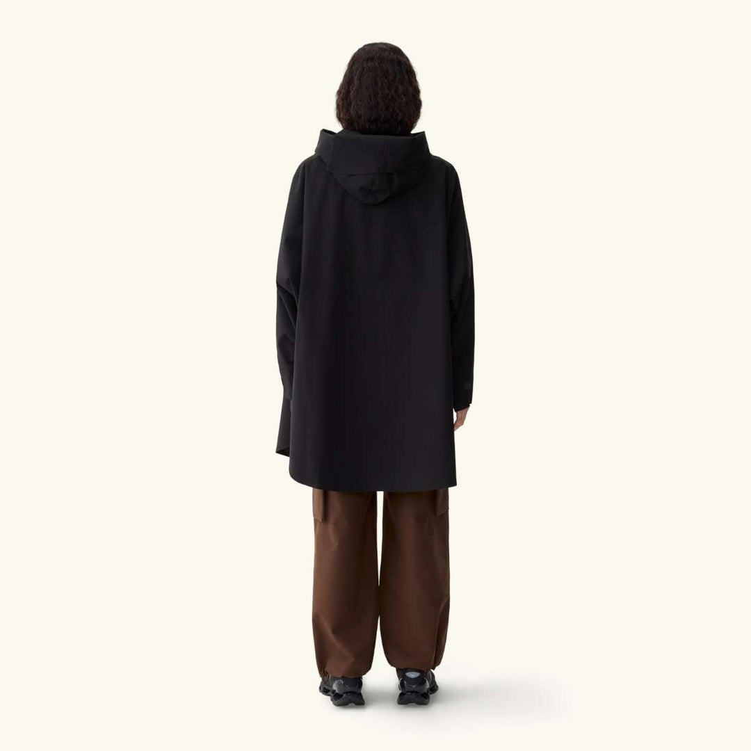 BLÆST Bergen Poncho Black