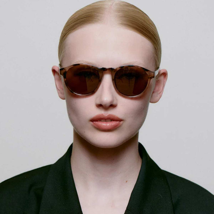 A. Kjærbede Marvin Solbrille Coquina