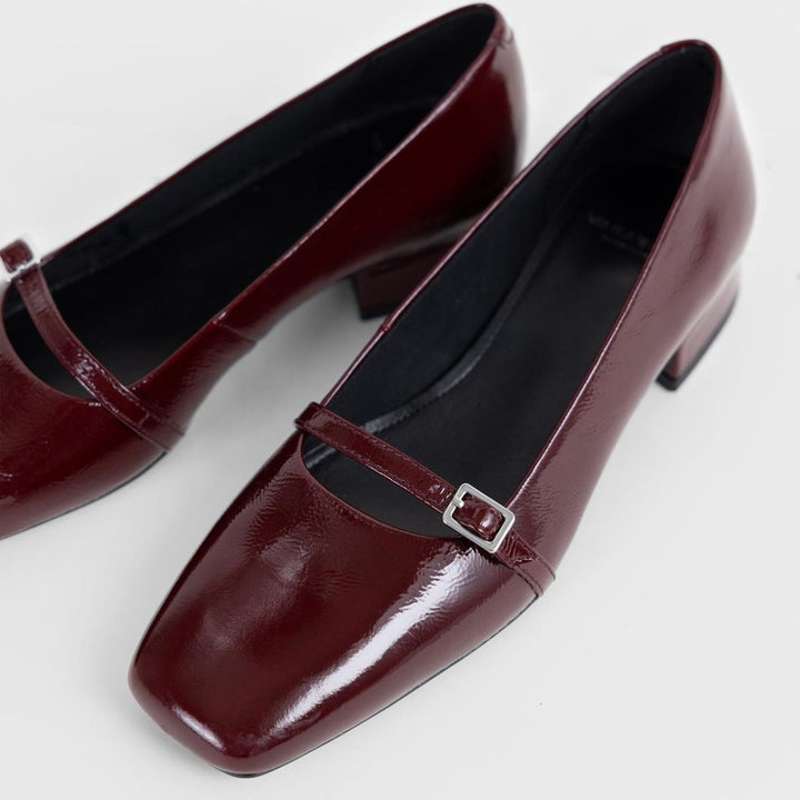 Vagabond Debbi Cherry W