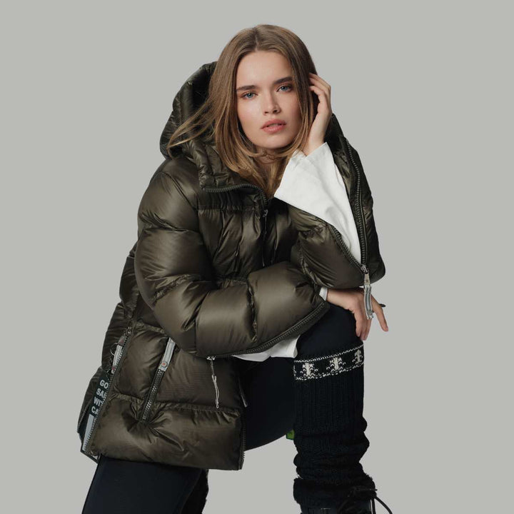 CAYA Erika Jakke Matt Pinewood