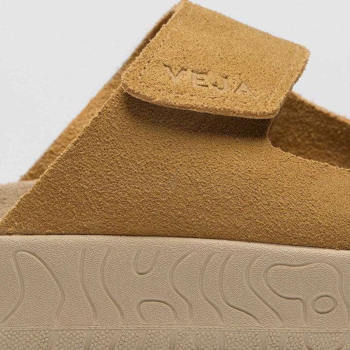 Veja Etna Suede Soft Ocre Almond W
