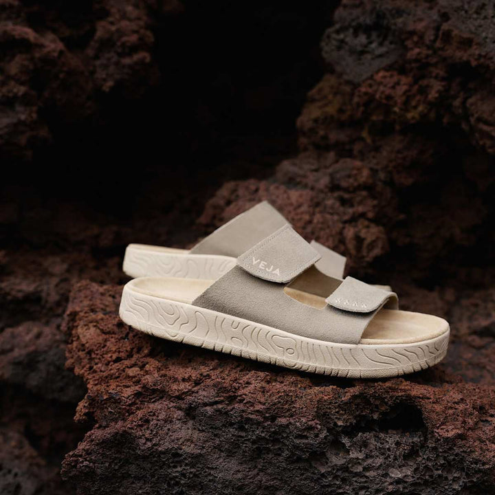 Veja Etna Suede Soft Taupe Almond W