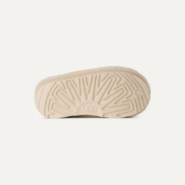 UGG Classic Fluffed Slip-On Natural K