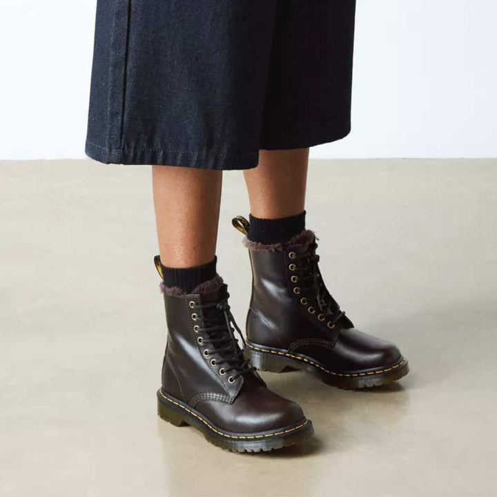 Dr. Martens 1460 Serena Dark Taupe W