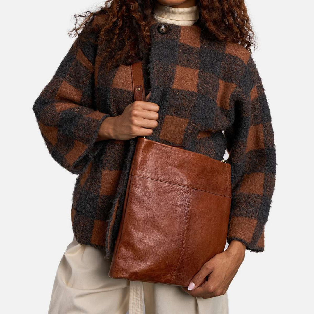 Redesigned by DIXIE Olea Big Walnut