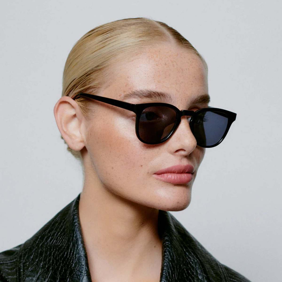 A. Kjærbede Bate Solbrille Black